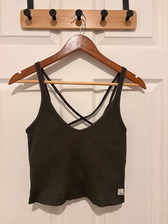 Vuori Tops - Vuori Ribbed Crop Tank